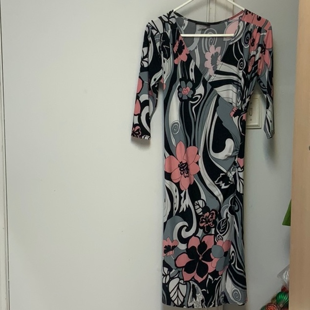 Great dress in bold pattern! Sz M